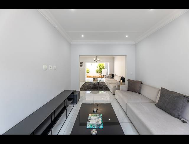 3 BEDROOM TOWNHOUSE FOR SALE IN BRYANSTON